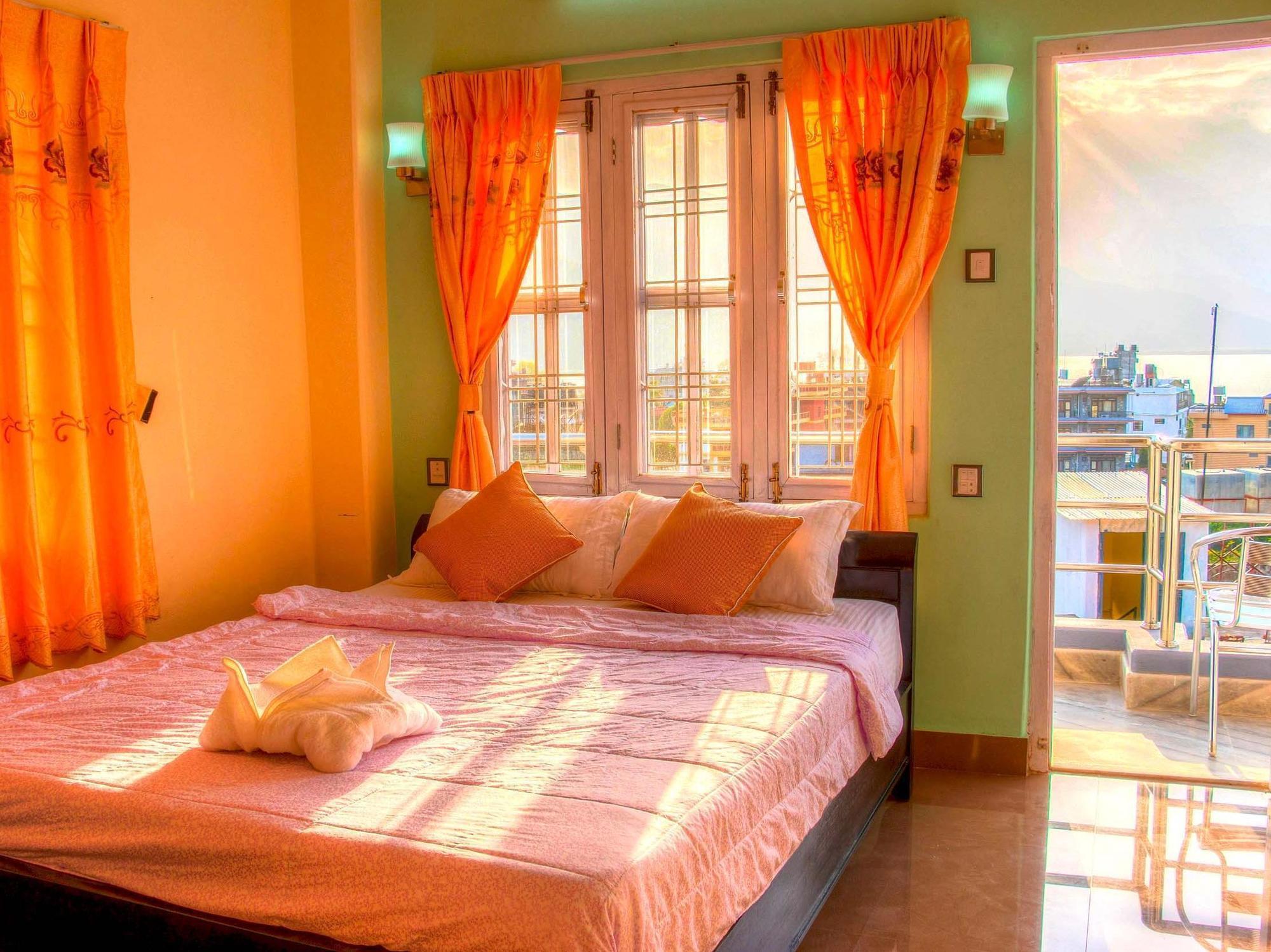 Hotel Atrium Pokhara Exterior foto